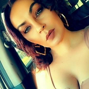 Meet your Posher, Leah